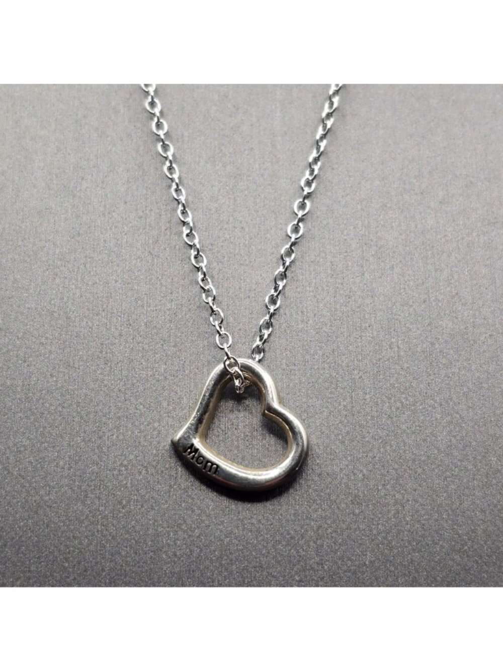 Sterling Silver Mom Heart Pendant Necklace 22" I Remember Every Hug Inscribed - Picture 4 of 8